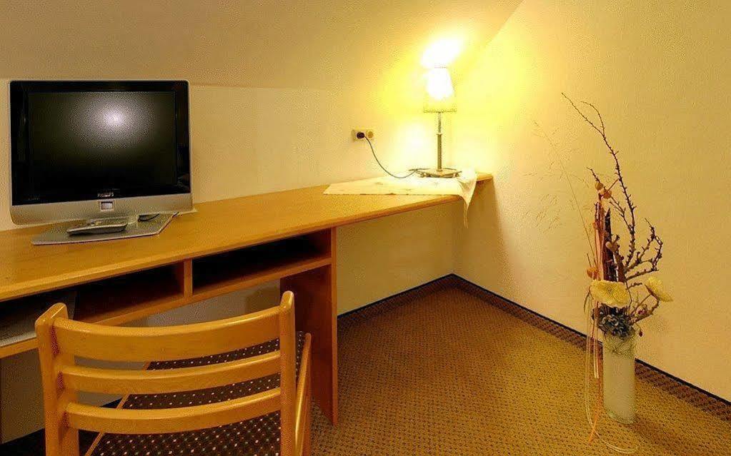 אודלצהאוזן Hotel Staffler מראה חיצוני תמונה